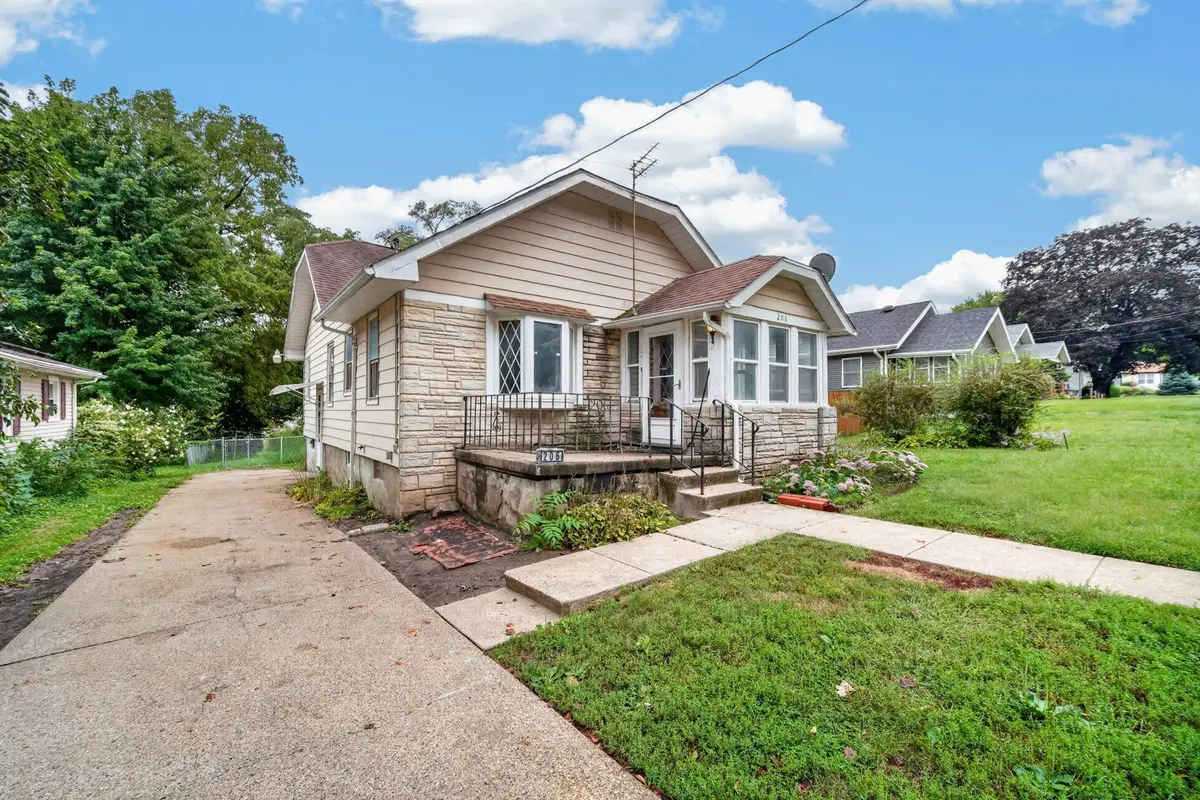 206 Davis Avenue, Des Moines, IA 50315 - #1