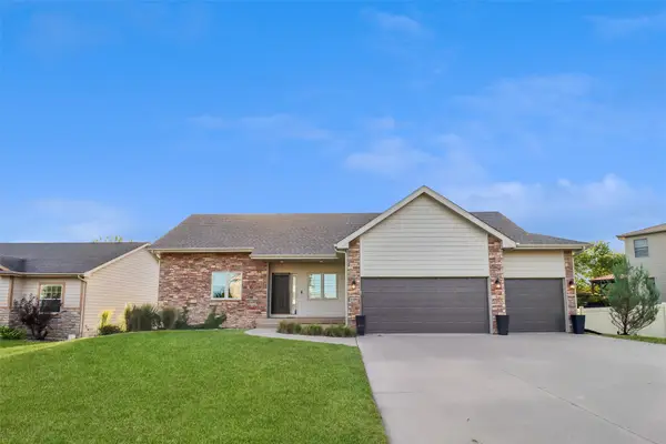 4486 NW 165th Street, Clive, IA 50325
