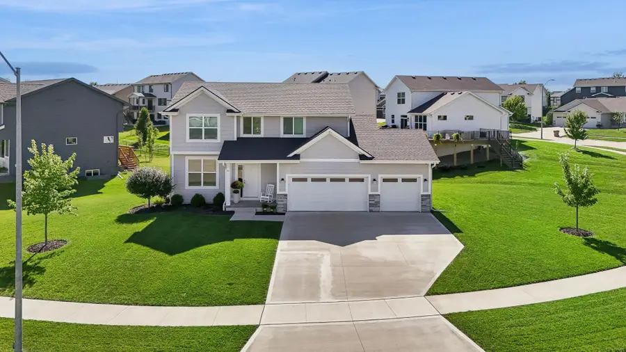 3646 NW 165th Street, Clive, IA 50325 - #2