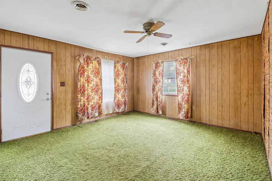4023 E Seneca Avenue, Des Moines, IA 50317 - #3