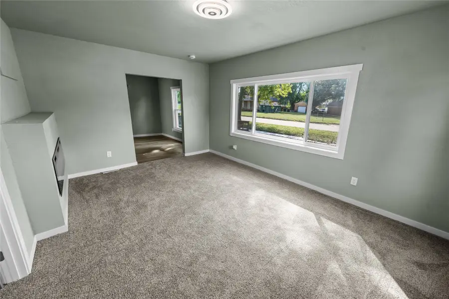 521 W Washington Street, Colfax, IA 50054 - #3