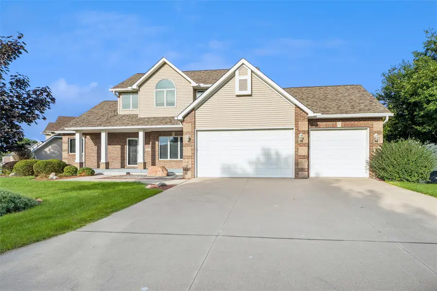 3423 Honeysuckle Road, Ames, IA 50014 - #2