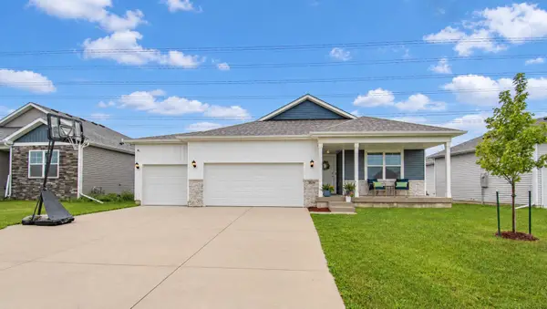 15206 Ironwood Lane, Urbandale, IA 50111