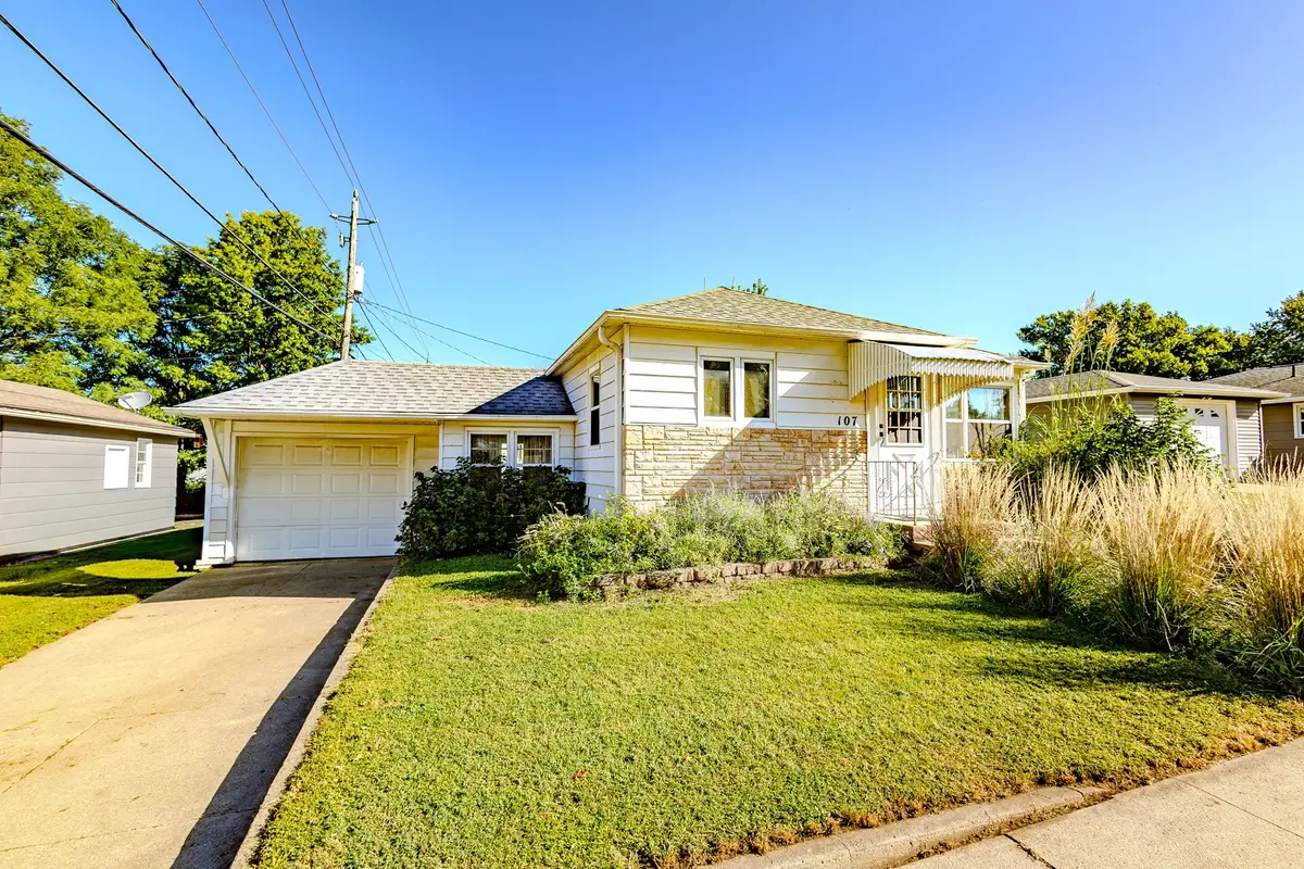 107 W Iowa Street, Monroe, IA 50170 - #1