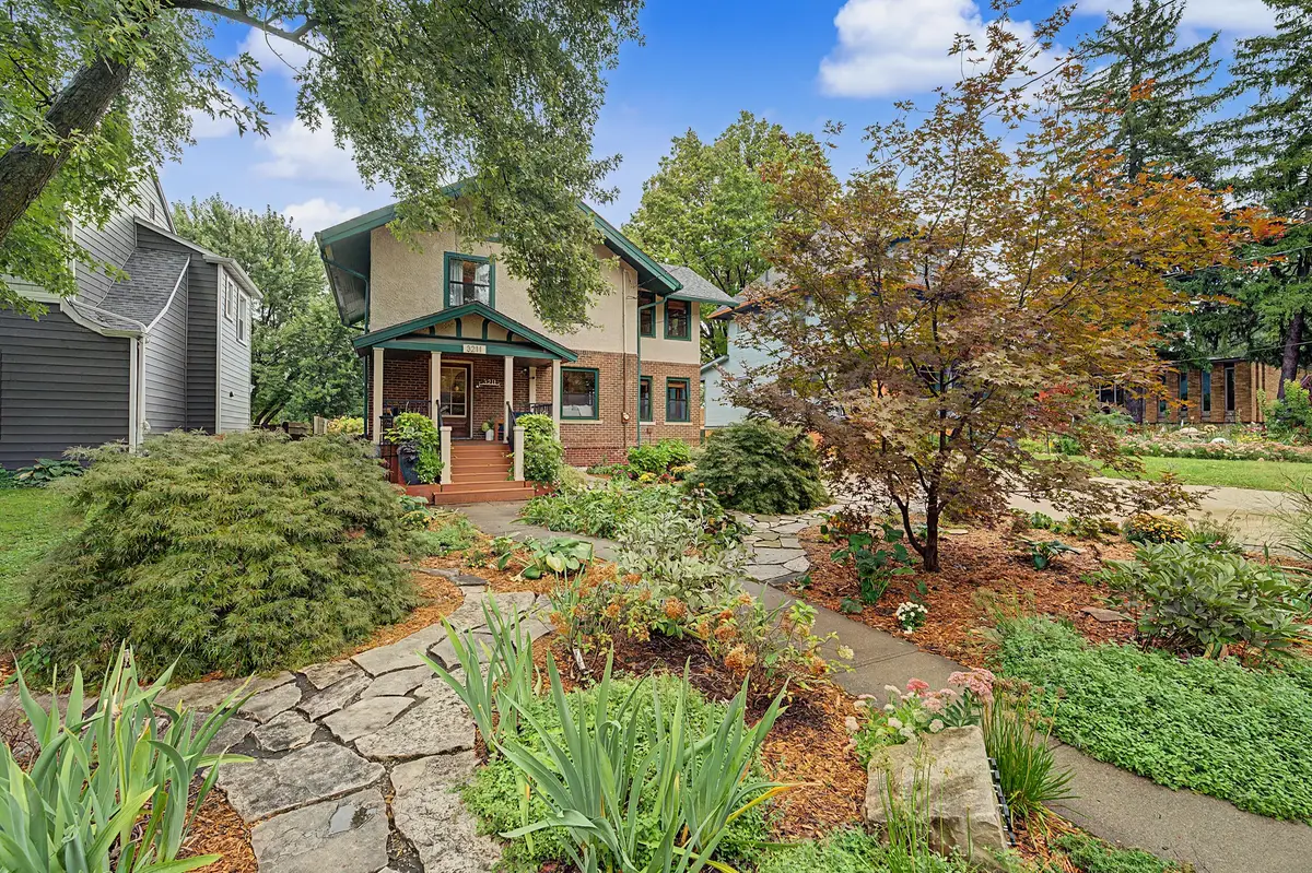 3211 Cottage Grove Avenue, Des Moines, IA 50311 - #1