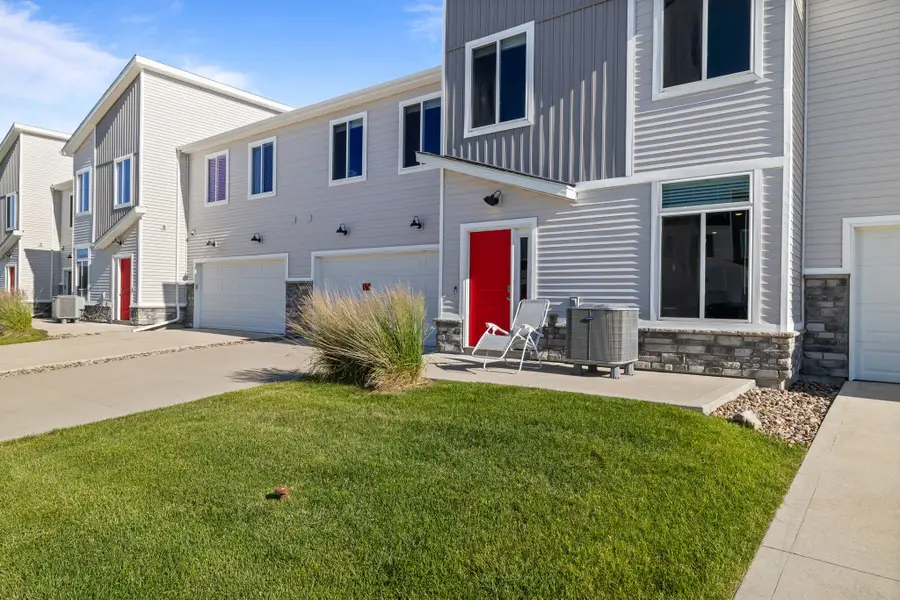 9570 Crestview Drive, West Des Moines, IA 50266 - #2