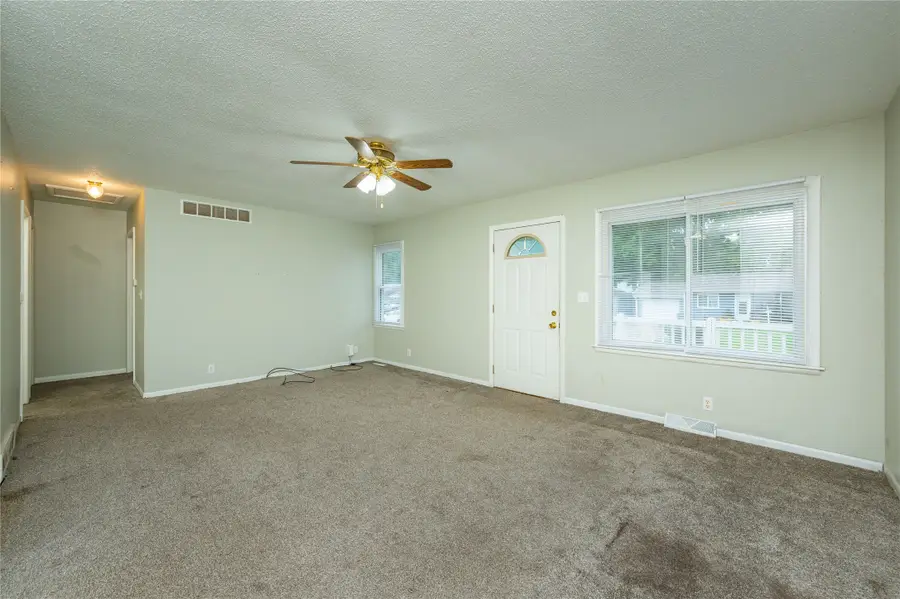 700 E 13th Street N, Newton, IA 50208 - #2