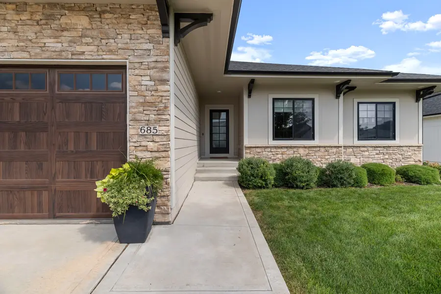 685 Daybreak Drive, Waukee, IA 50263 - #2
