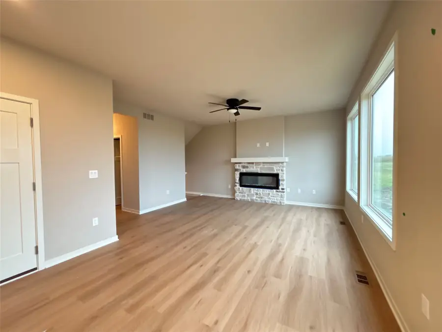1811 Gordon Court, Norwalk, IA 50211 - #2
