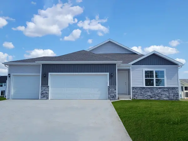 929 33rd Street Se, Altoona, IA 50009