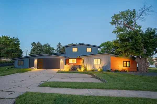 2809 Lakeland Drive, Urbandale, IA 50322