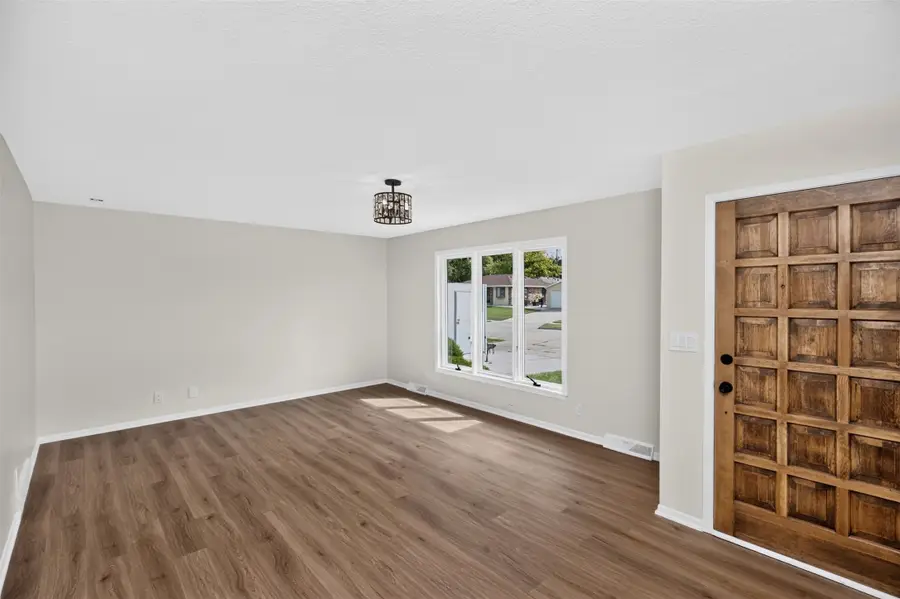2210 NW 5th Street, Ankeny, IA 50023 - #2