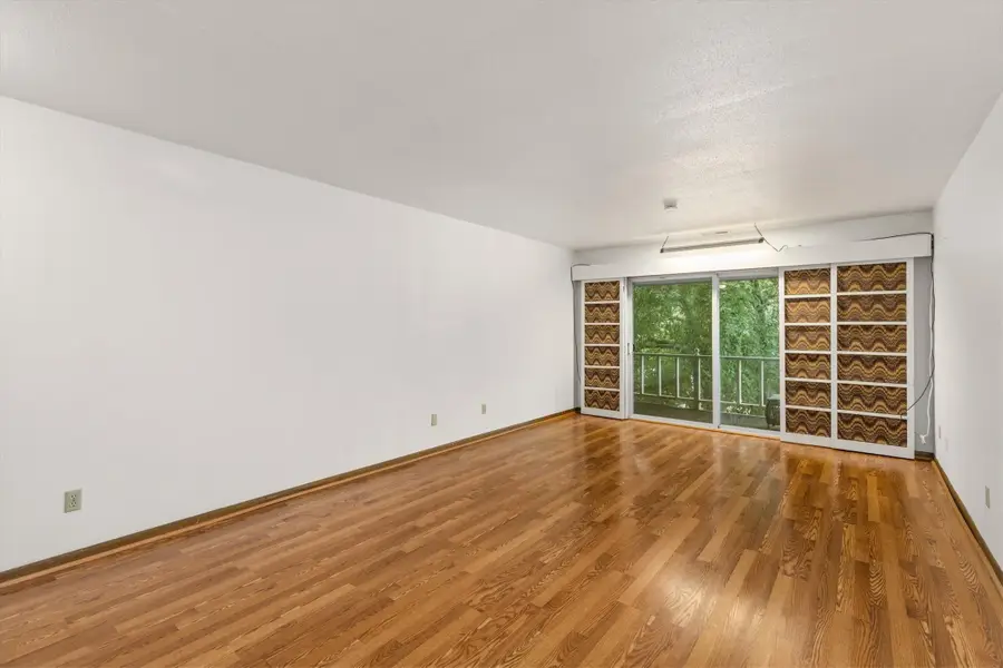 7815 Douglas Avenue #304, Urbandale, IA 50322 - #3