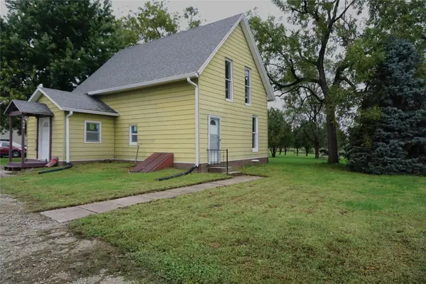 1624 S 4th Avenue, Winterset, IA 50273