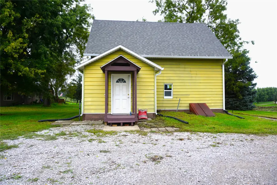 1624 S 4th Avenue, Winterset, IA 50273 - #3