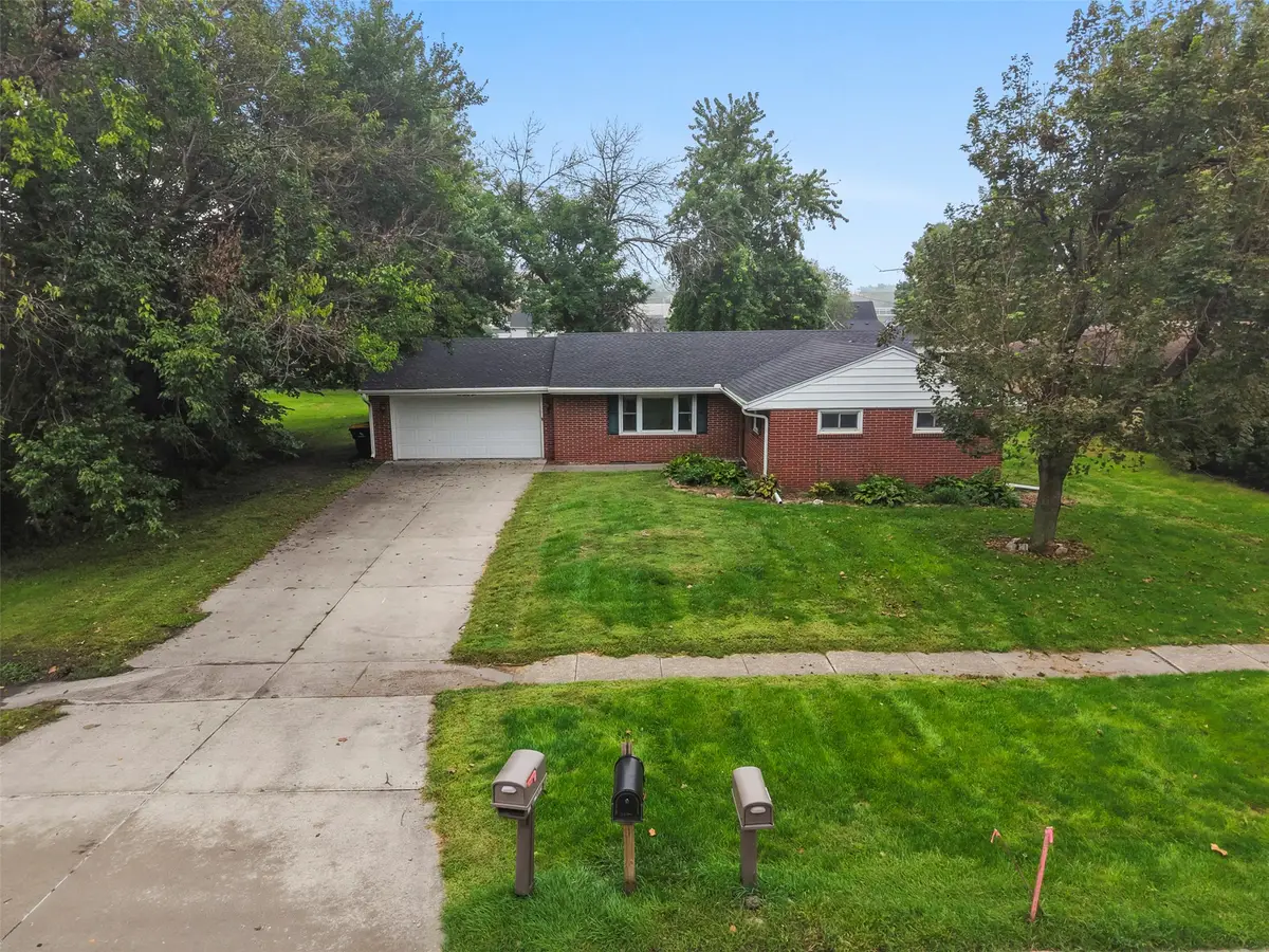 535 6th Street, Waukee, IA 50263 - #1