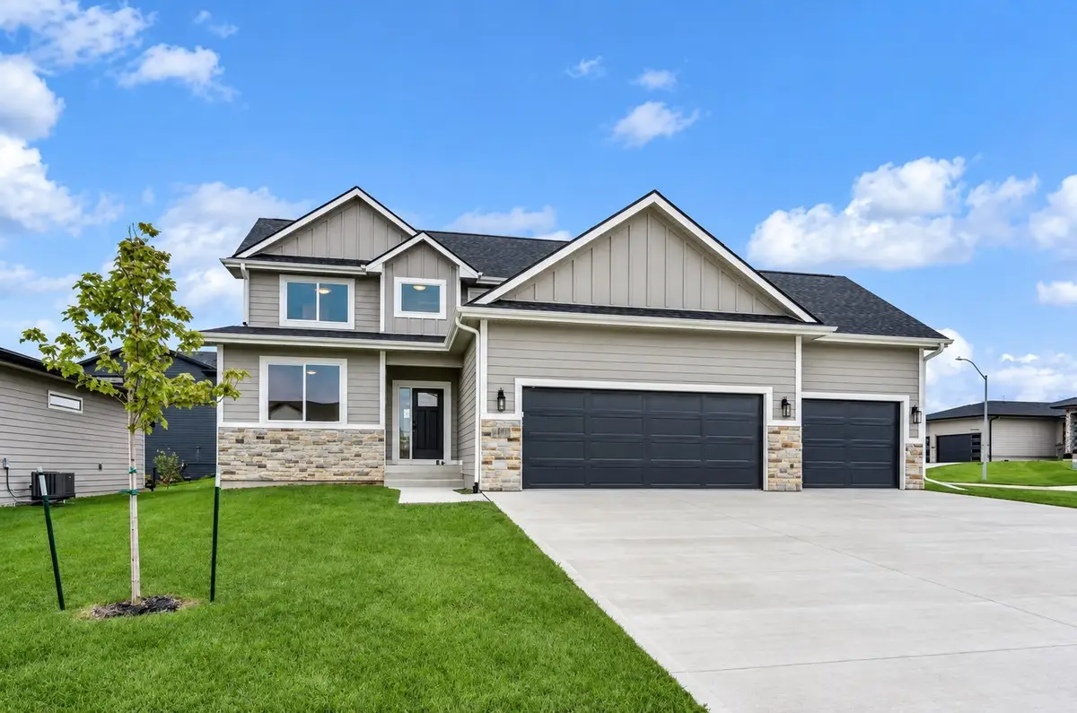 14311 Catalpa Drive, Urbandale, IA 50323 - #1