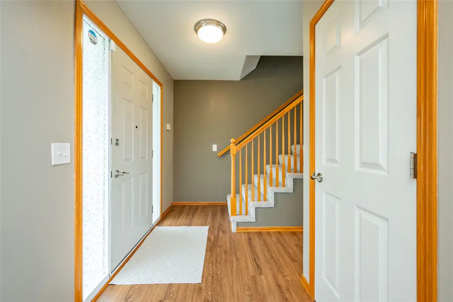 12715 Tanglewood Drive, Urbandale, IA 50323 - #2