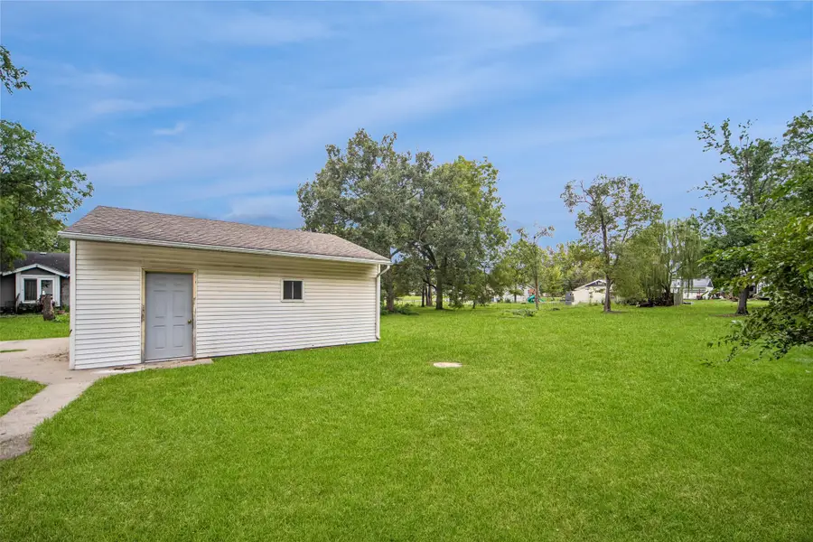 3120 E Clinton Avenue, Des Moines, IA 50317 - #3