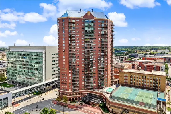 300 Walnut Street #706, Des Moines, IA 50309