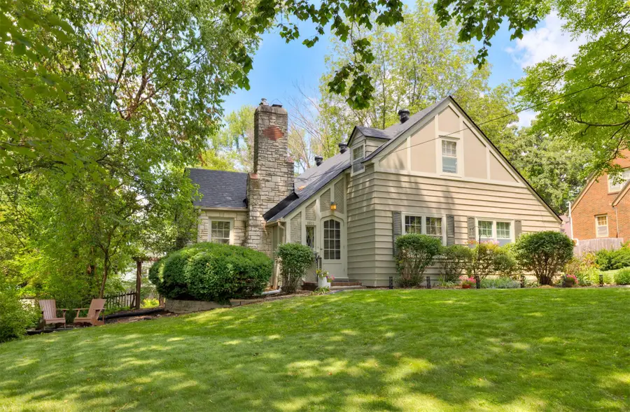 5621 Harwood Drive, Des Moines, IA 50312 - #2