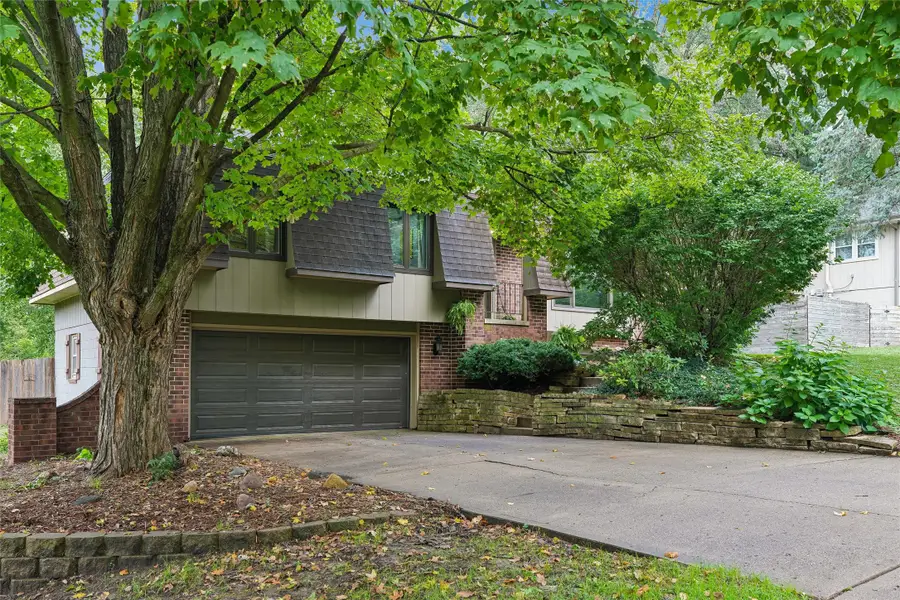 3206 SW 28th Street, Des Moines, IA 50321 - #2