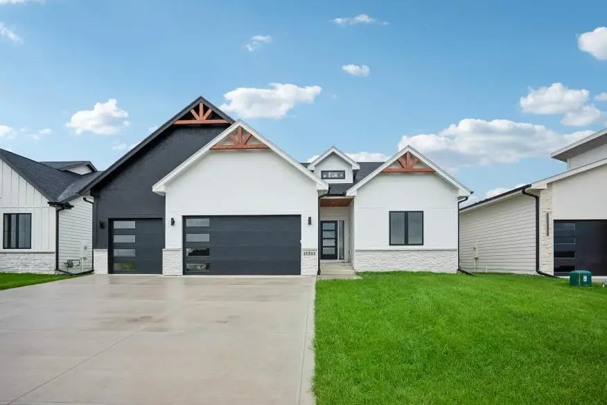 17311 Brookview Drive, Urbandale, IA 50263 - #1