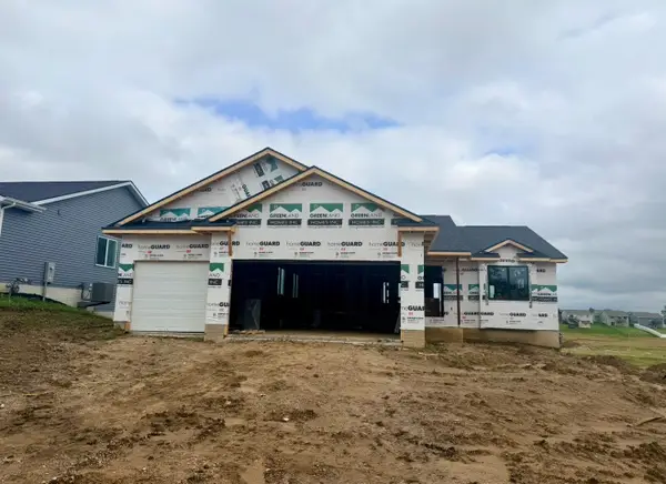 218 S Walnut Drive, Norwalk, IA 50211