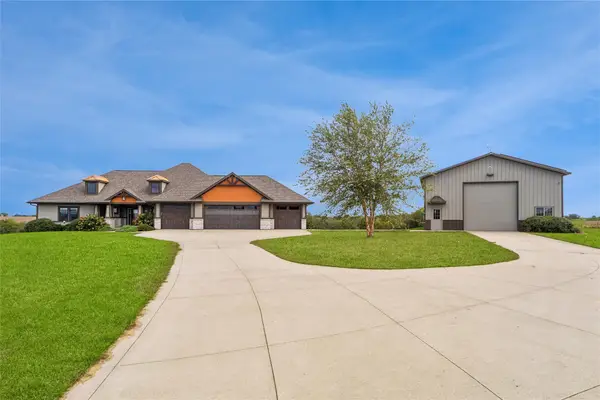 1272 Pitzer Road, Earlham, IA 50072