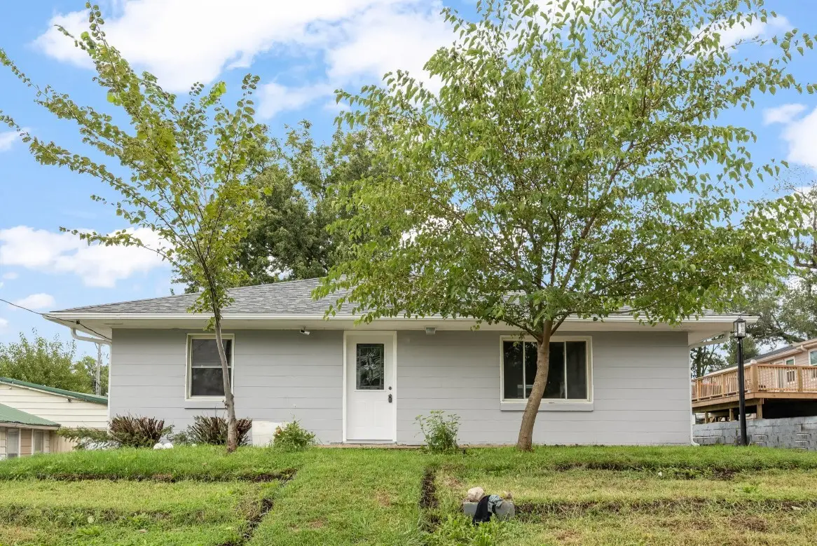 305 Park Avenue, Guthrie Center, IA 50115 - #1