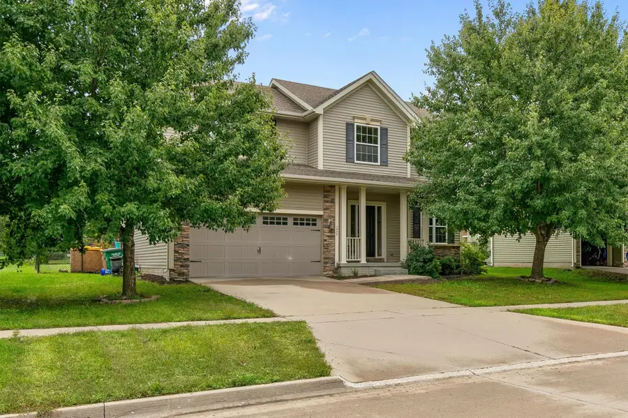 226 S 82nd Street, West Des Moines, IA 50266 - #2