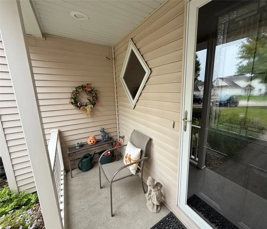 616 Bos Landen Drive #B, Pella, IA 50219 - #3