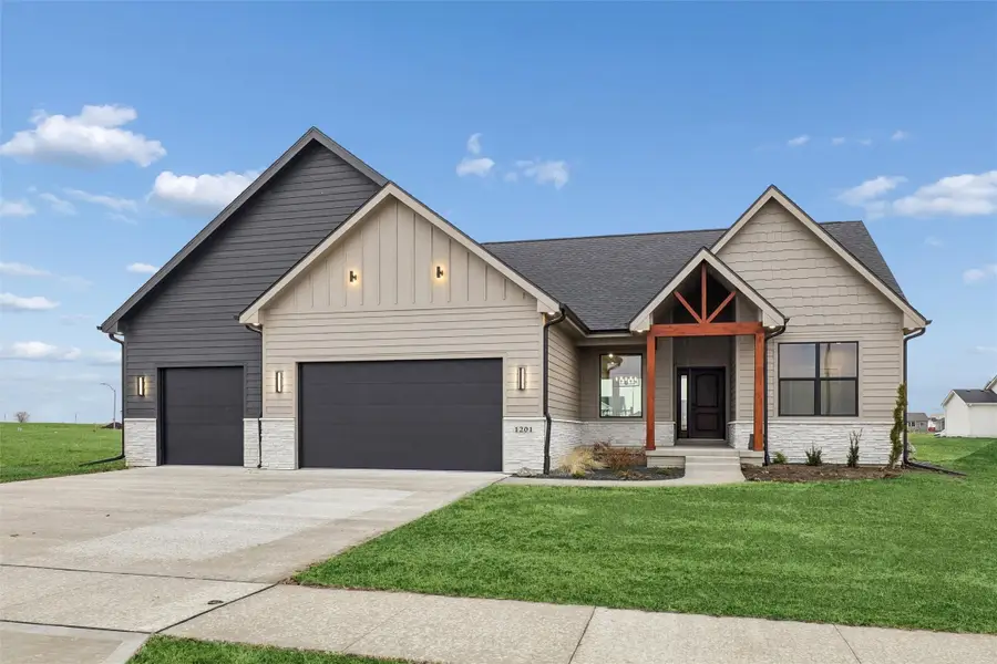 1201 Lakeview Circle Nw, Bondurant, IA 50035 - #2