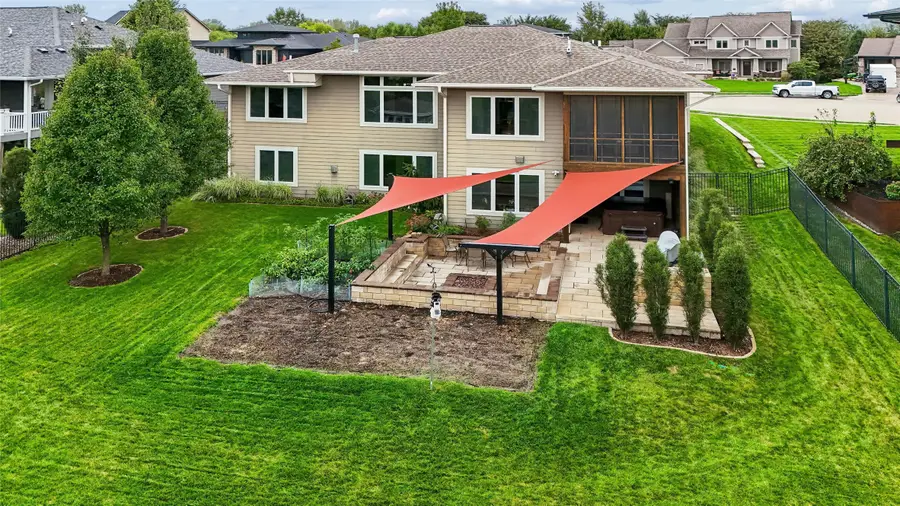 8916 NW 73rd Place, Johnston, IA 50131 - #3