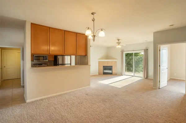 6350 Coachlight Drive #2201, West Des Moines, IA 50266