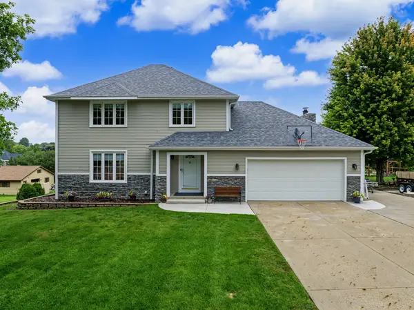 818 SE Walnut Ridge Drive, Waukee, IA 50263
