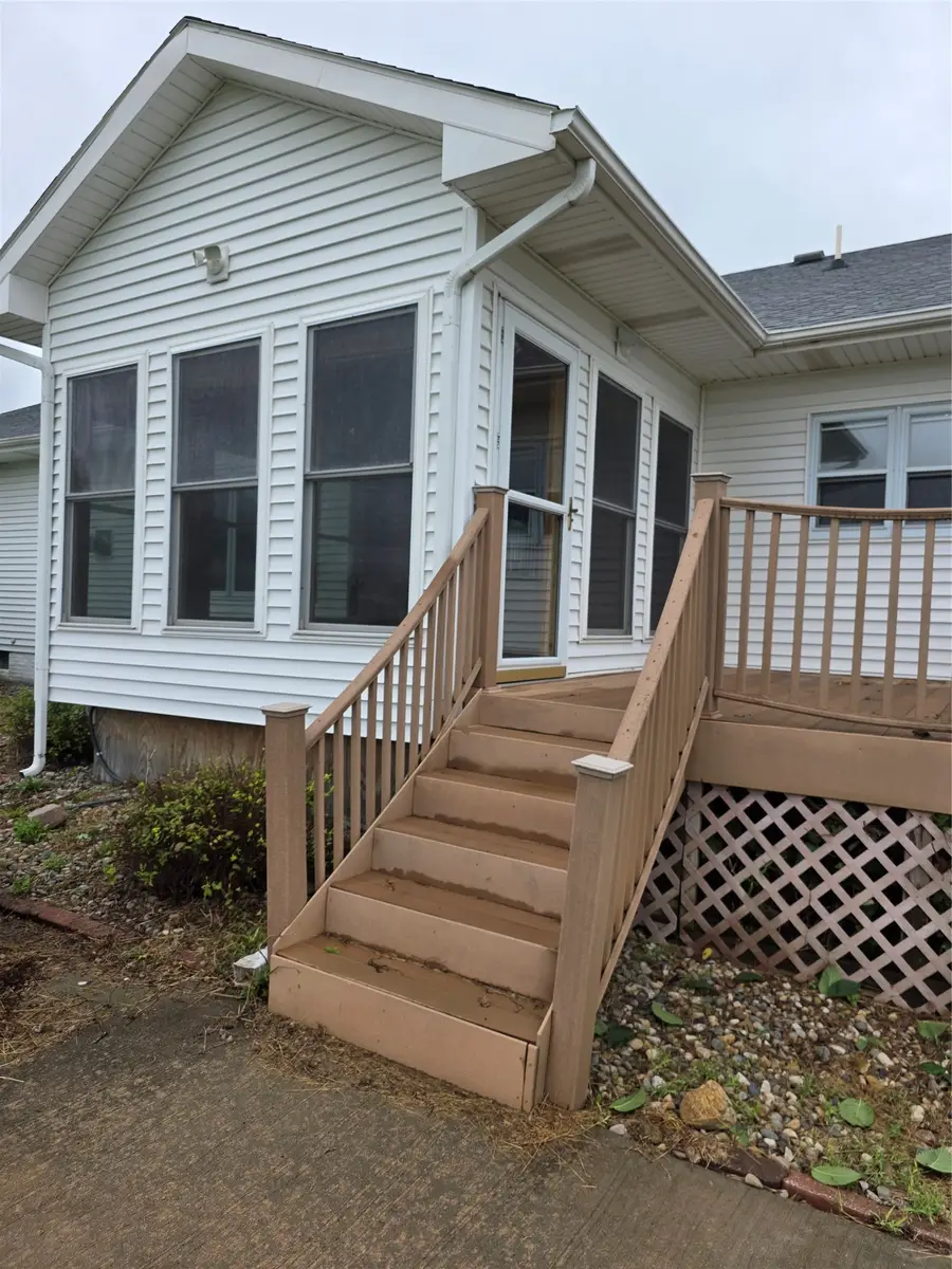 1015 S R Street S, Indianola, IA 50125 - #2