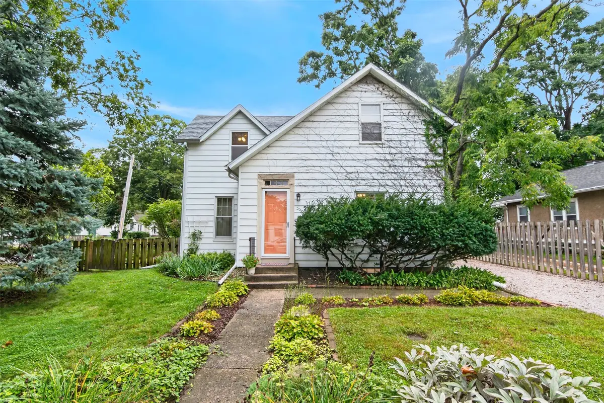 225 S Hazel Avenue, Ames, IA 50010 - #1