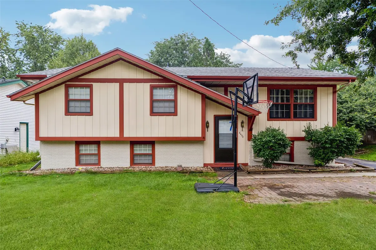 8698 Franklin Avenue, Clive, IA 50325 - #1