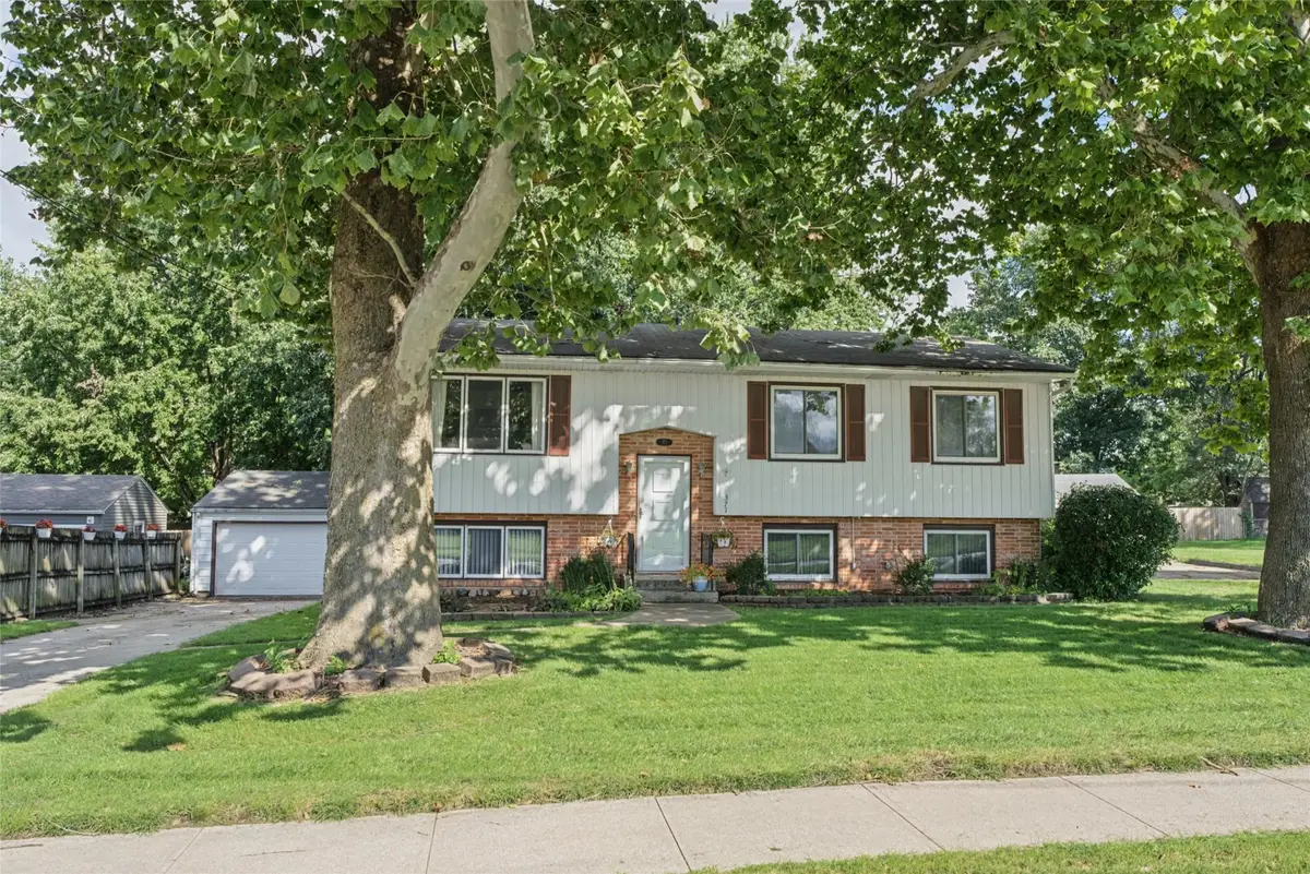 371 N Hickory Boulevard, Pleasant Hill, IA 50327 - #1