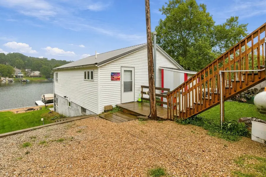 1113 Lakeshore Drive, Brooklyn, IA 52211 - #2