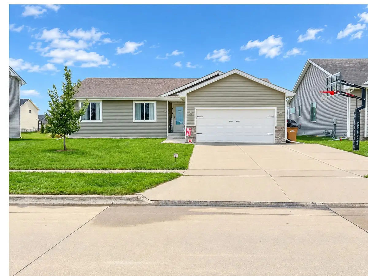 200 Summit Circle Nw, Bondurant, IA 50035 - #1
