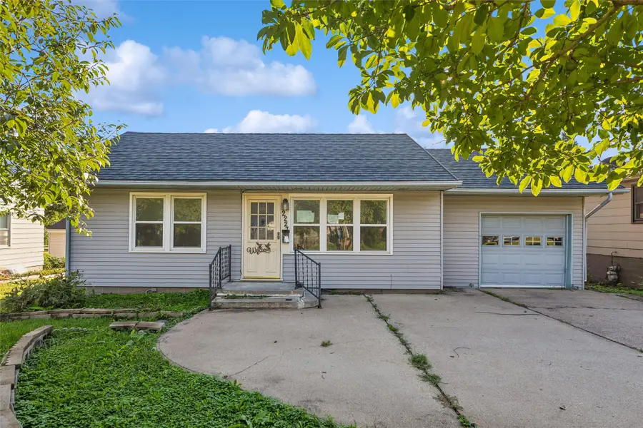 2227 E 23rd Street, Des Moines, IA 50317 - #2