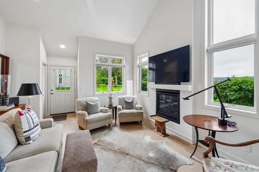 811 Burr Oaks Drive #804, West Des Moines, IA 50266 - #3