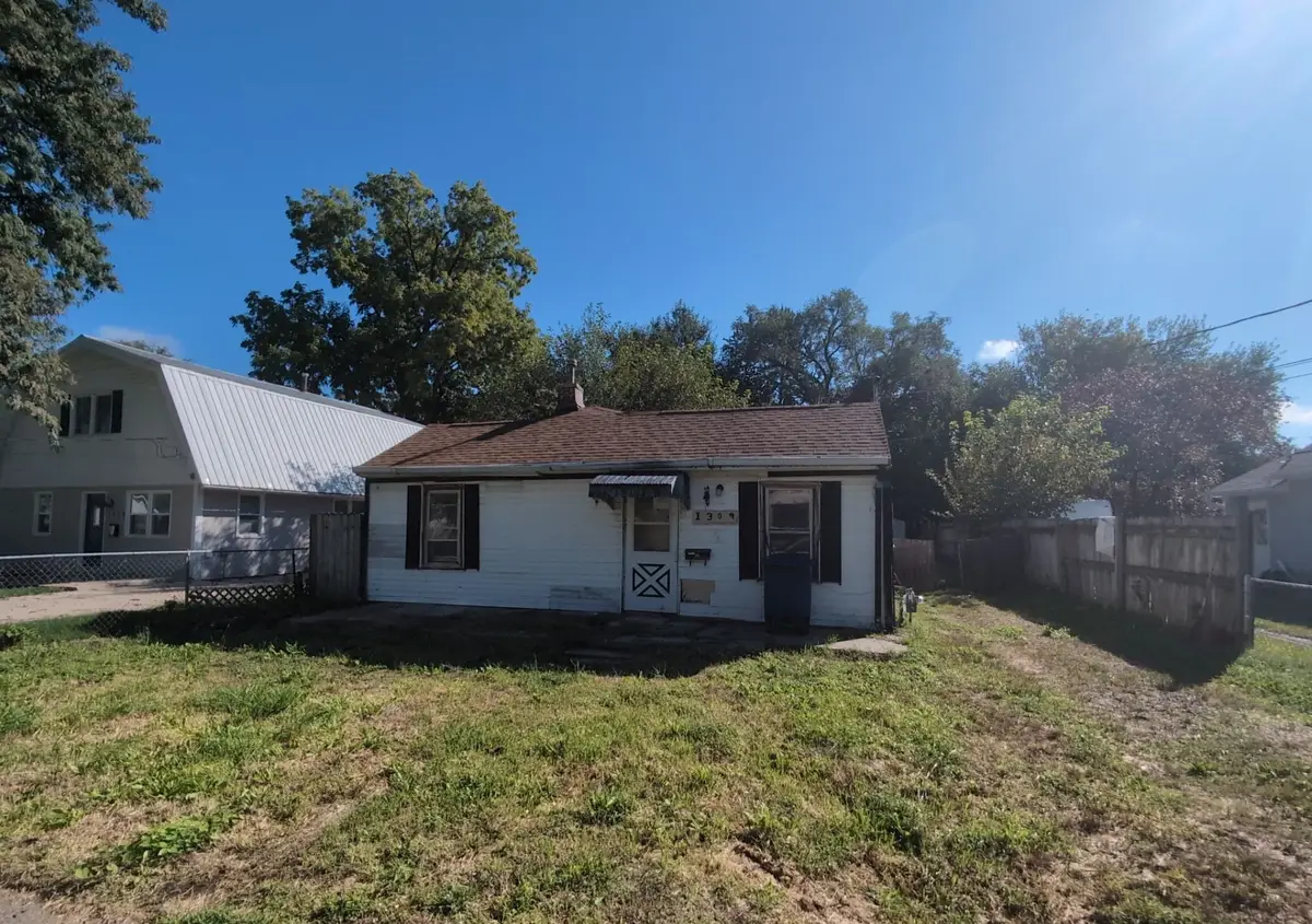 1309 E 26th Street, Des Moines, IA 50317 - #1