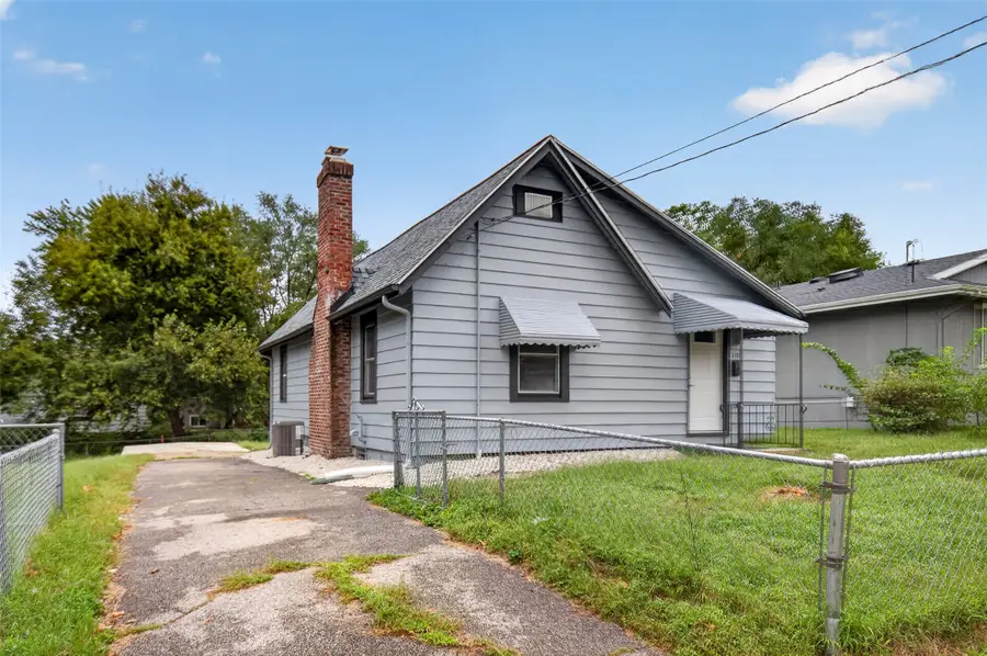 1317 E 16th Street, Des Moines, IA 50316 - #3