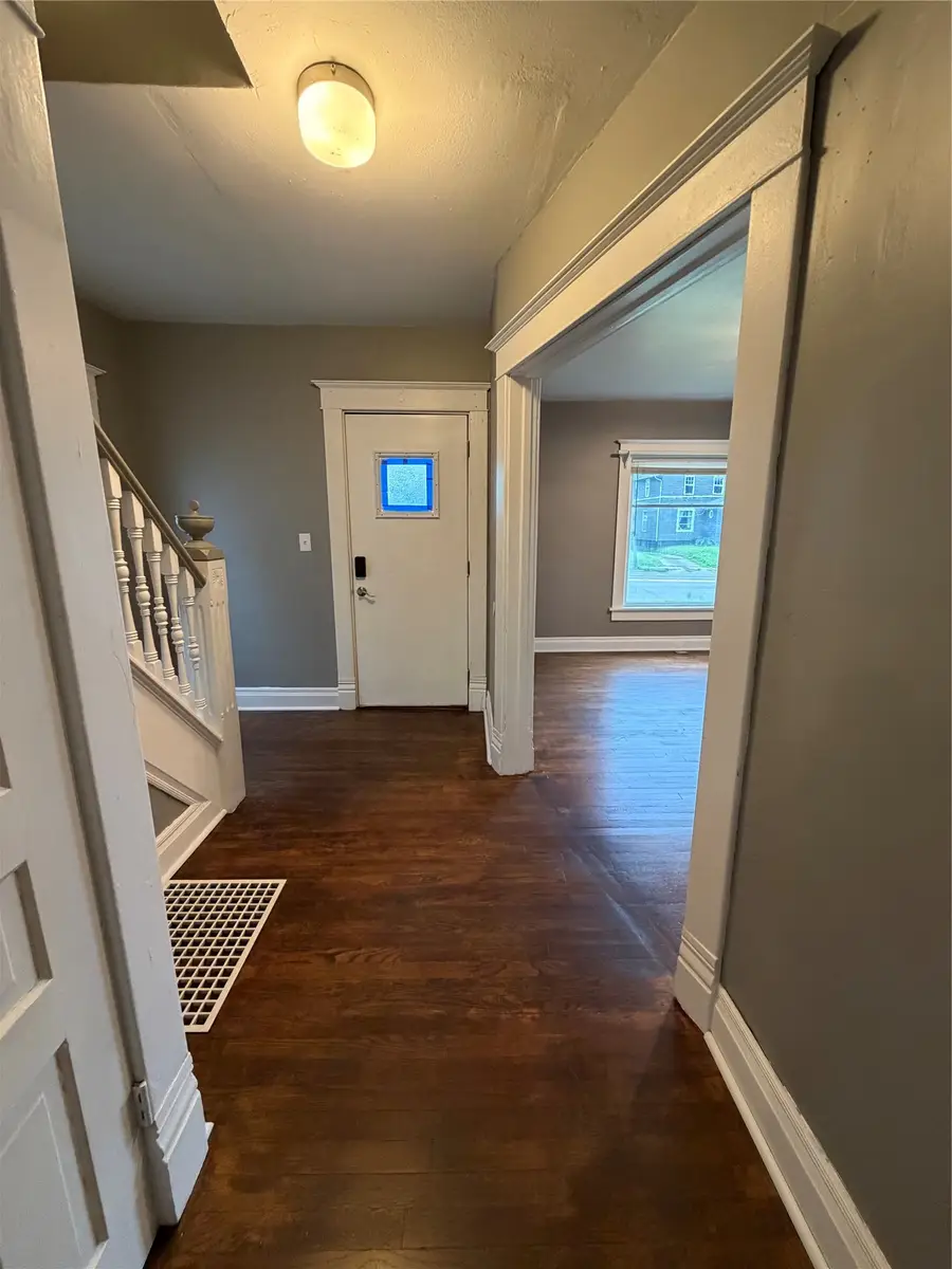 405 1/2 N 3rd Avenue, Marshalltown, IA 50158 - #3