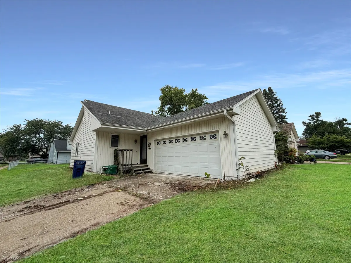 4506 83rd Street, Urbandale, IA 50322 - #1