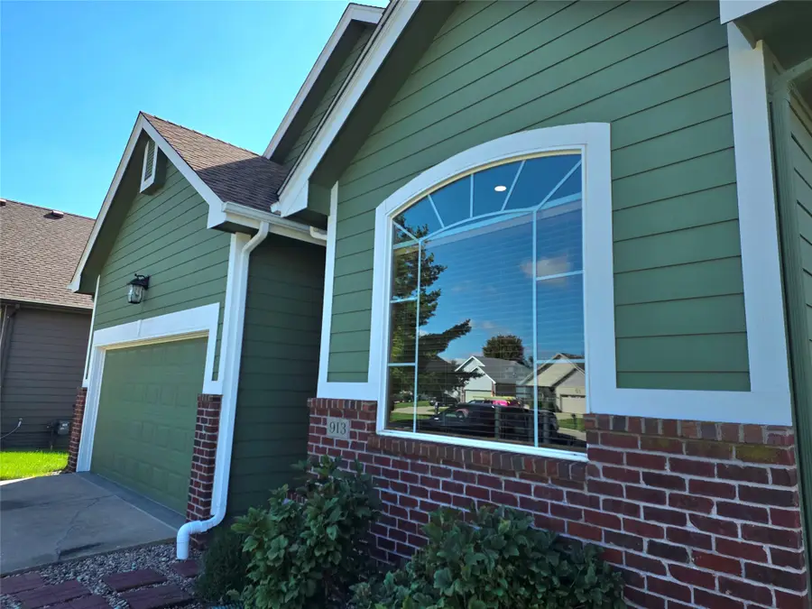 913 NW 21st Court, Ankeny, IA 50023 - #2