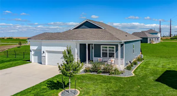 14400 Ironwood Court, Urbandale, IA 50111
